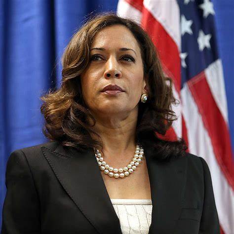 https://people.com/thmb/RWUaoP3Ts_iaPorShcQUONOEnjg/1500x0/filtersno_upscalemax_bytes150000strip_iccfocal599x0601x2/kamala-harris-1-1-ef3583d389e34822a0125b2ff8779a9d.jpg